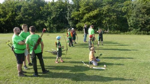 a.tv zu Gast beim Kinder & Jugendtraining der Traditionellen Bogenschützen